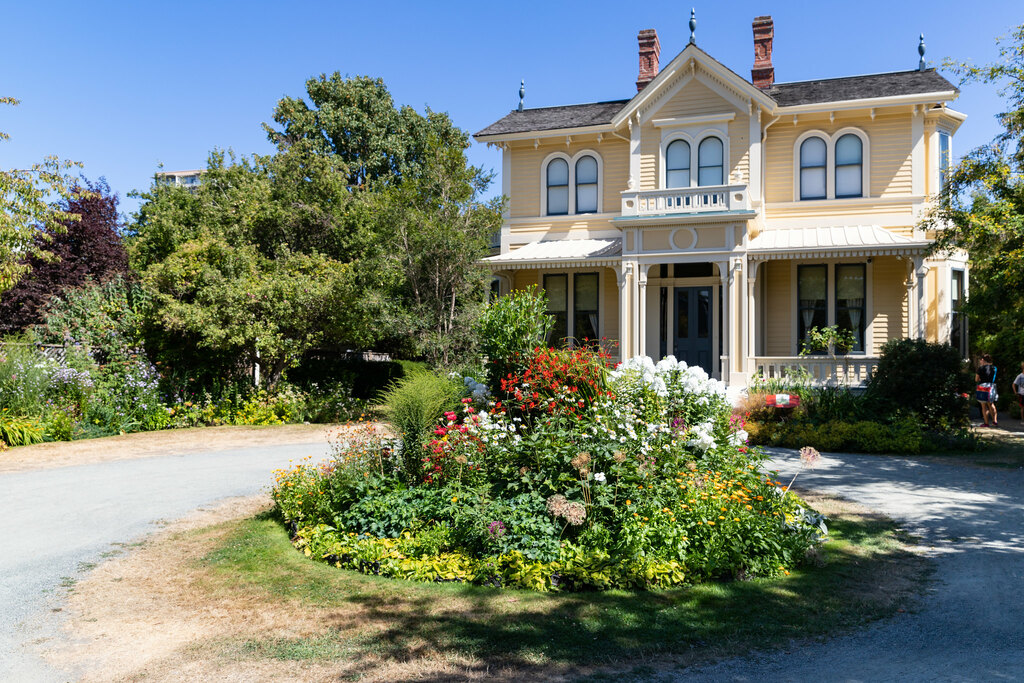 summer tourism victoria bc