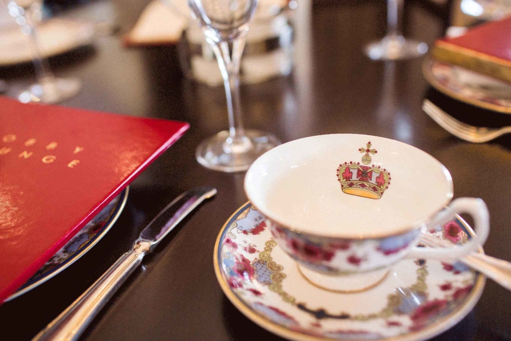 https://www.clippervacations.com/magazine/wp-content/uploads/sites/2/2016/08/Afternoon-Tea-at-the-Fairmont-Empress-1024x683.jpg